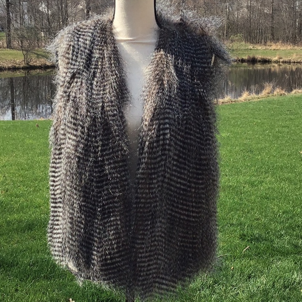 Buttons Furry Vest